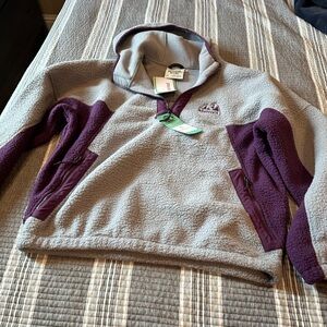 Marmot Men's Gray and Purple V-Neck Sweater
